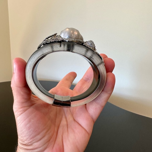 RARE Luxury Formal Authentic Alexis Bittar Lucite Crystal Baroque Pearl Bangle - Picture 9 of 17